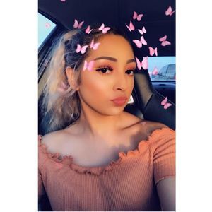 Meet your Posher, Adriana